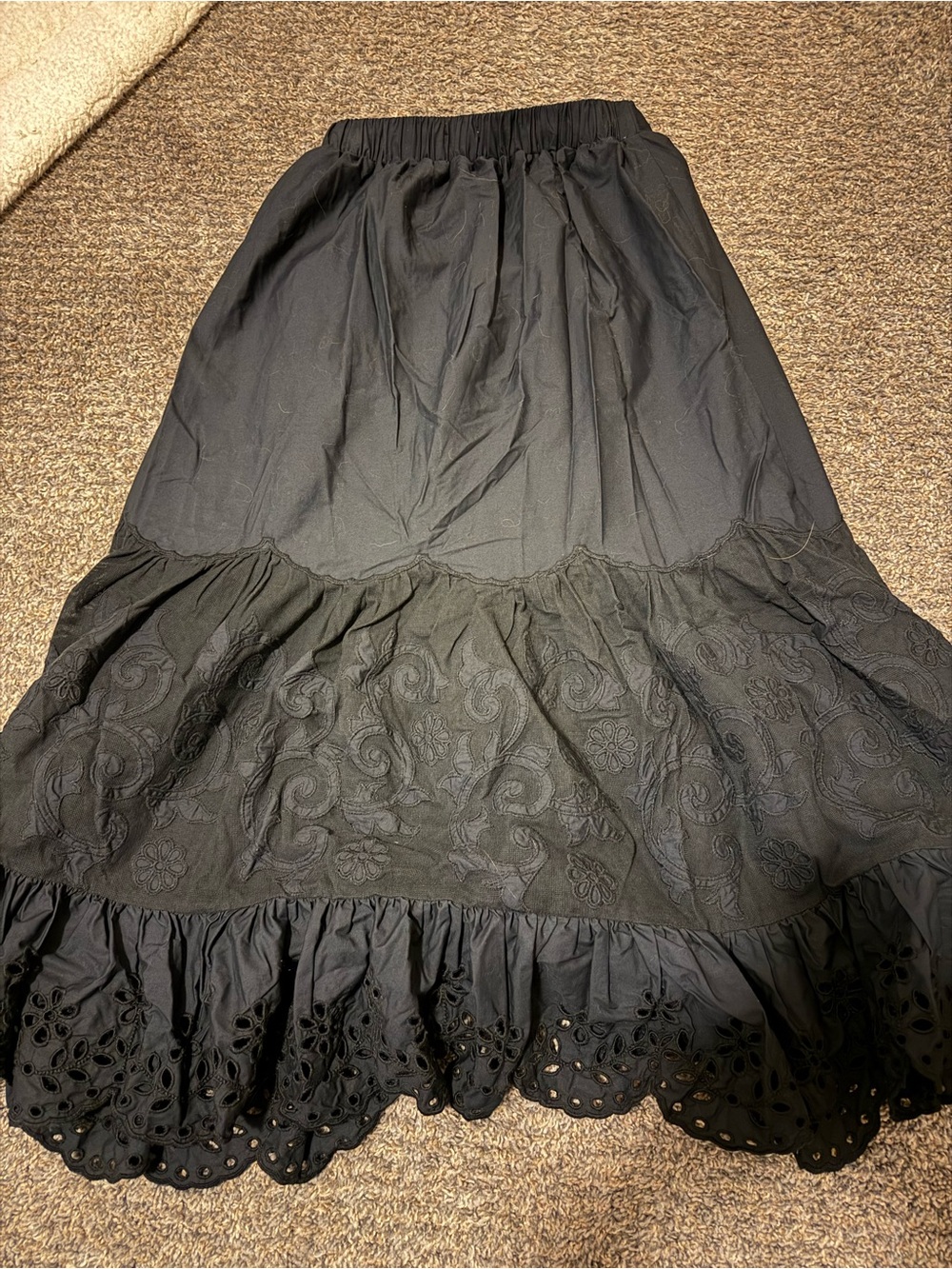 Abercrombie & Fitch Elevated Embroidered Maxi Skirt - SMALL - Picture 5 of 5